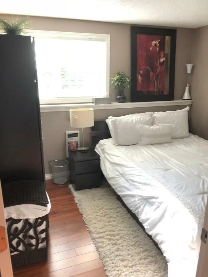 Cozy And Modern 3 Bedroom In Central Location! Victoria